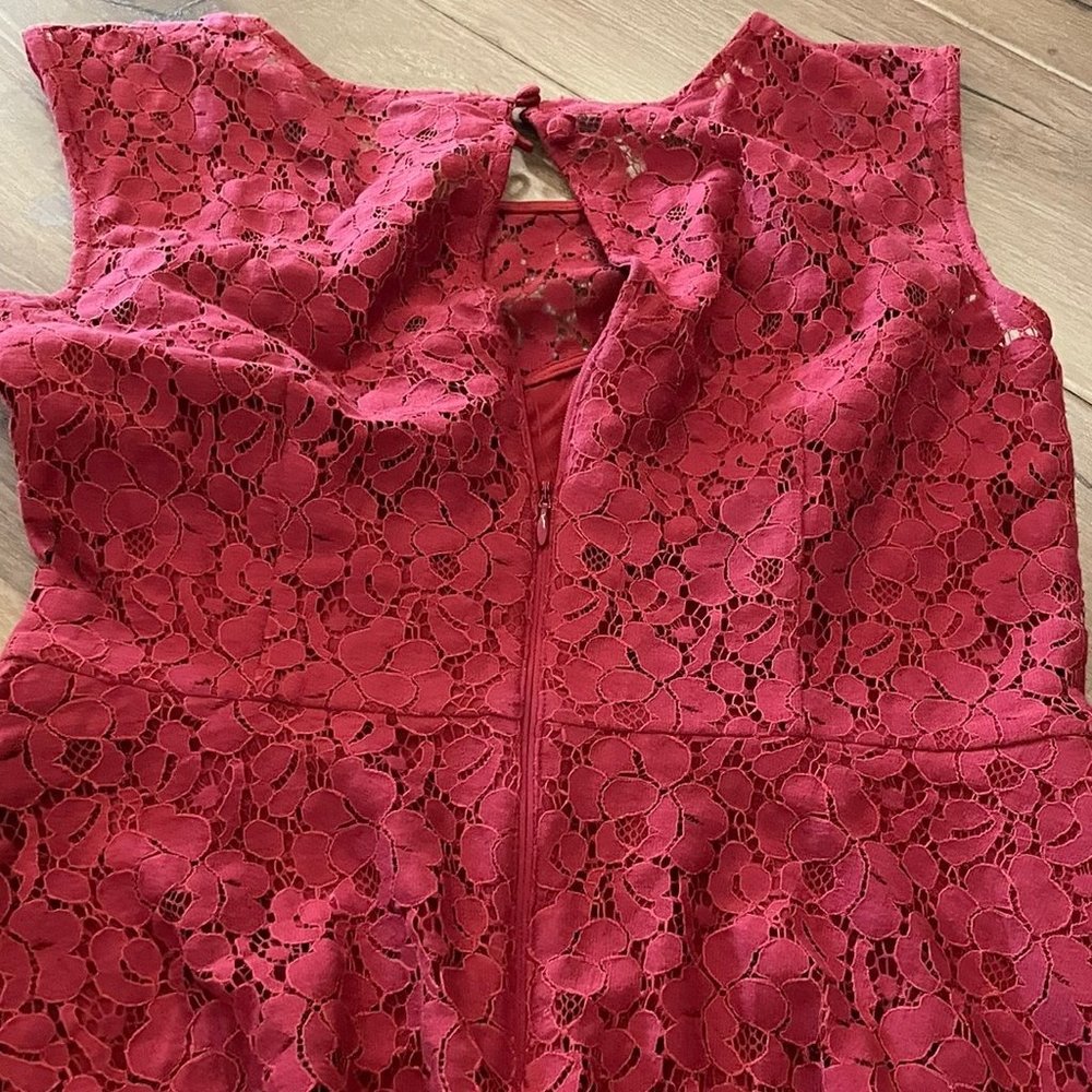 WHITE HOUSE lace detail red dress